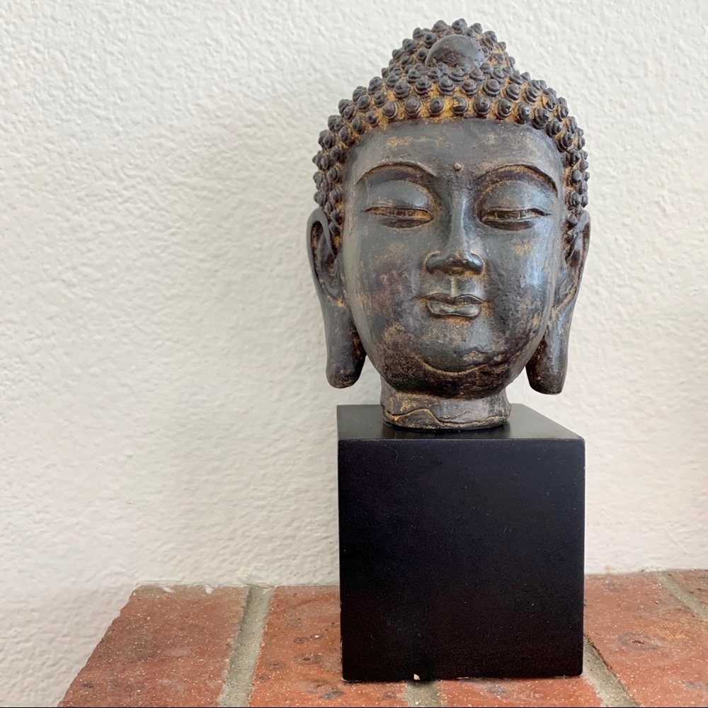 Buddha bust